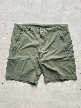 Arc'Teryx Nylon Multi Zip Shorts (W36)