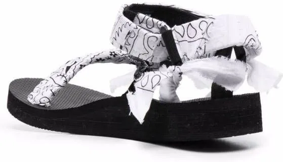 Arizona Love Trekky bandana-print sandals White