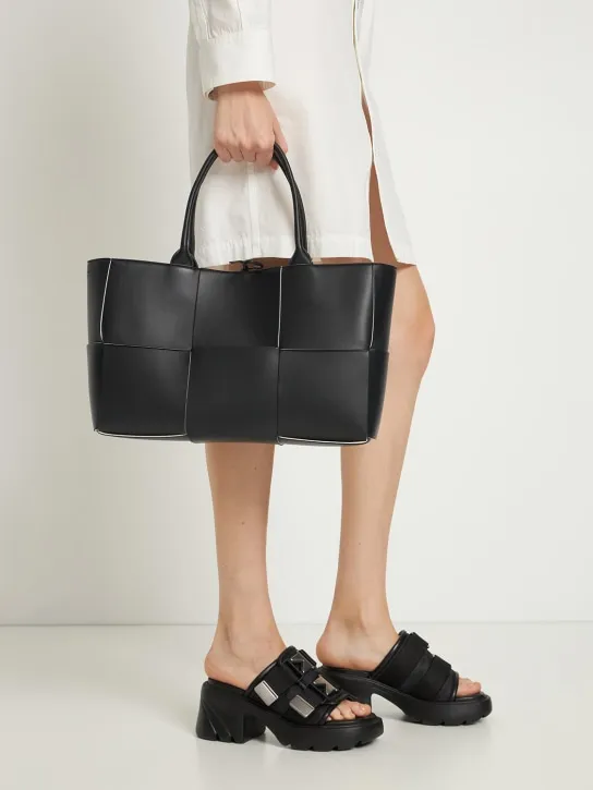 Bottega Veneta   Medium Arco leather tote bag 