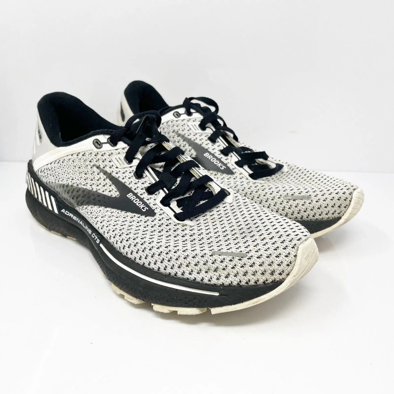 Brooks Womens Adrenaline GTS 22 1203531B135 Gray Running Shoes Sneakers Sz 8.5 B