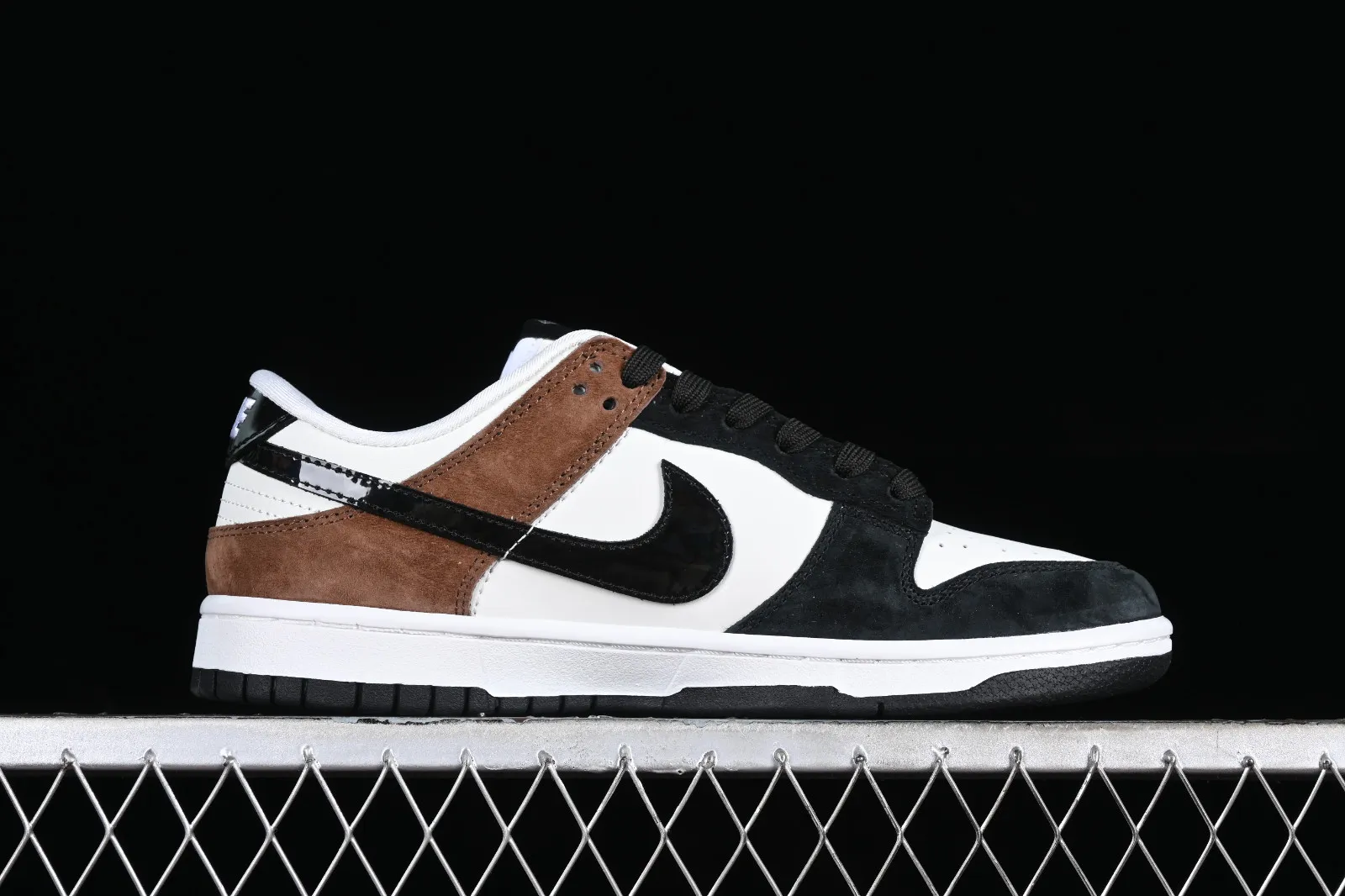 Nike SB Dunk Low Brown White Black FC1688-125