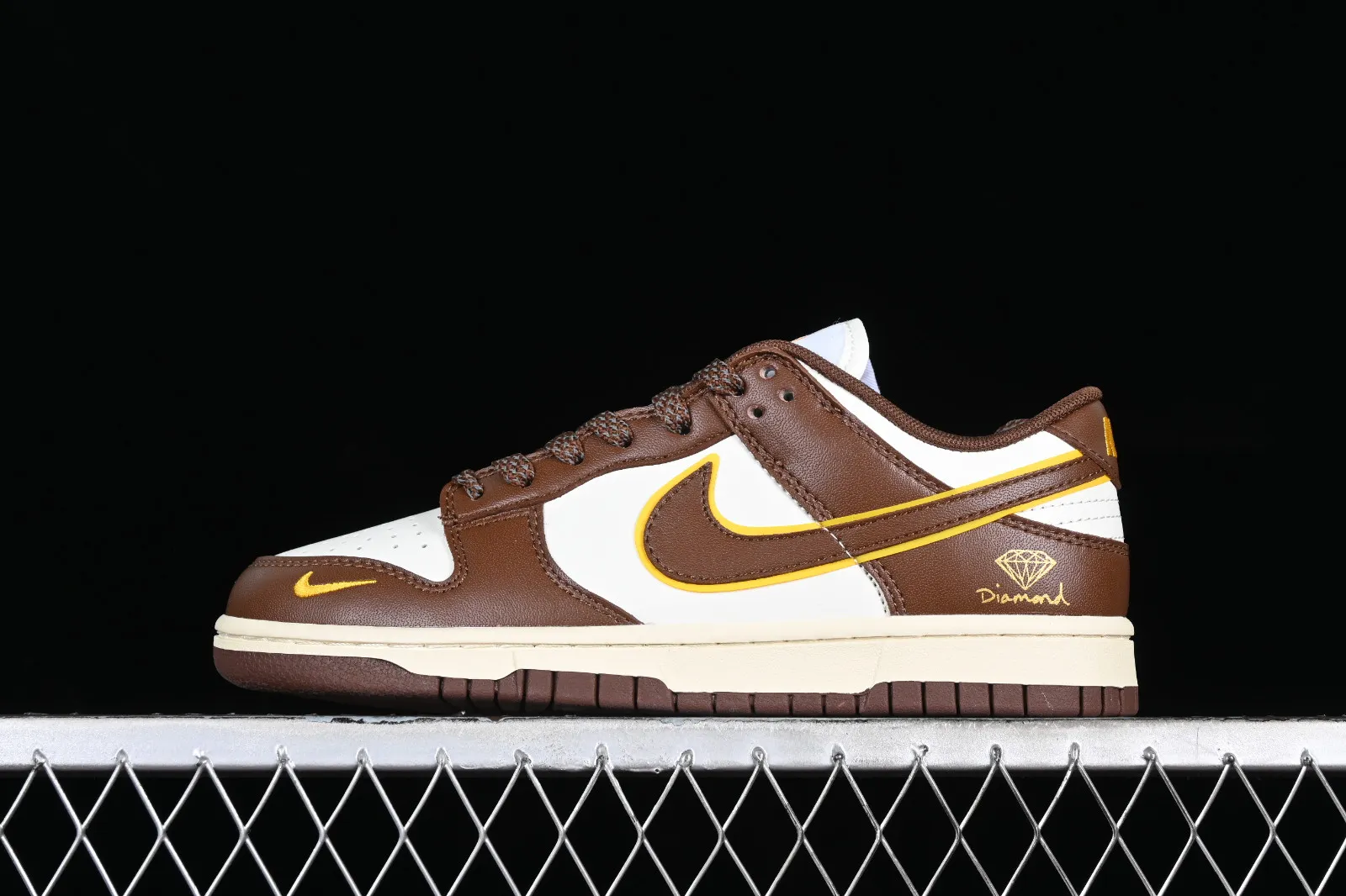 Nike SB Dunk Low Brown White Gold XH1733-004