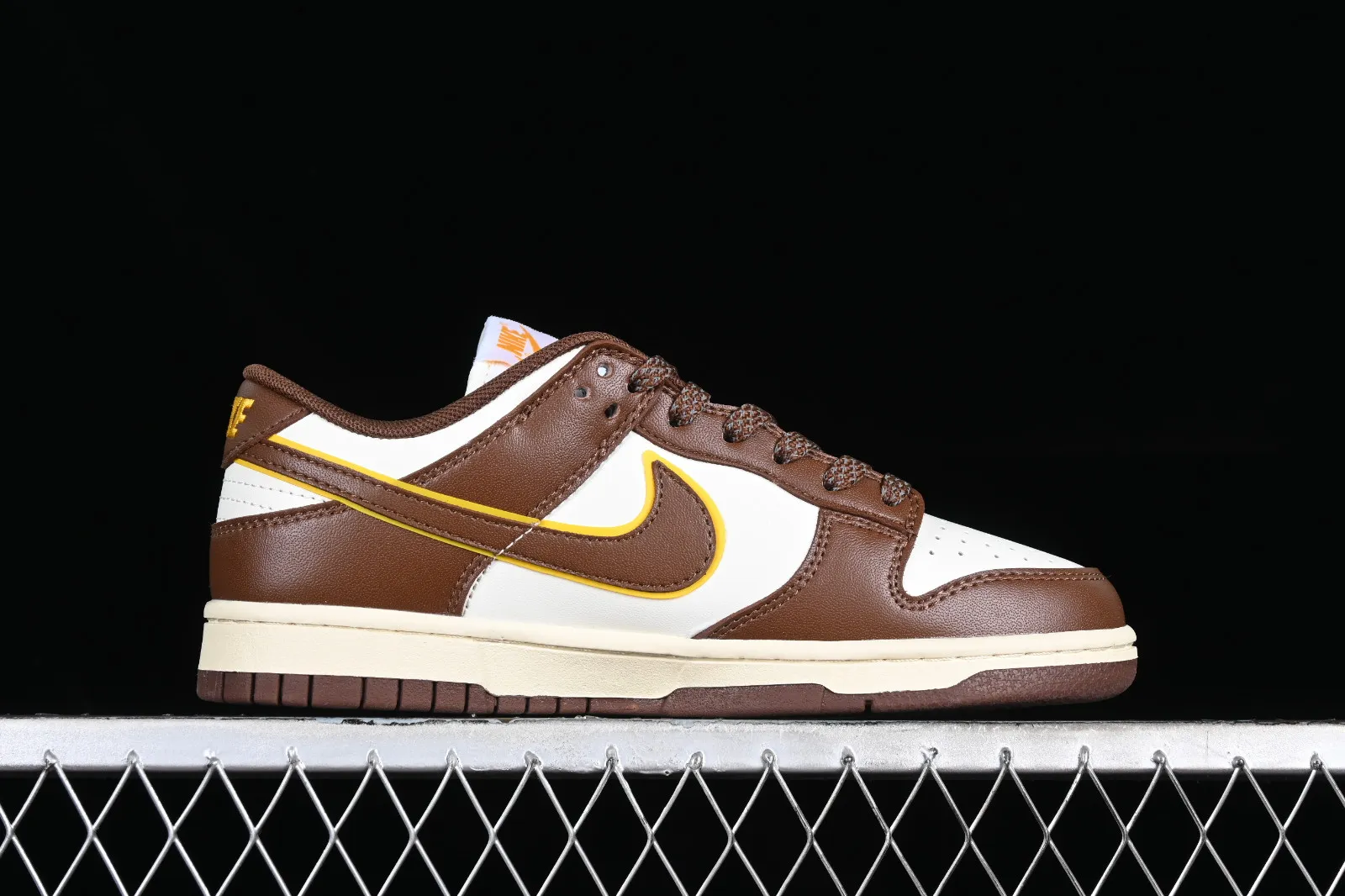 Nike SB Dunk Low Brown White Gold XH1733-004