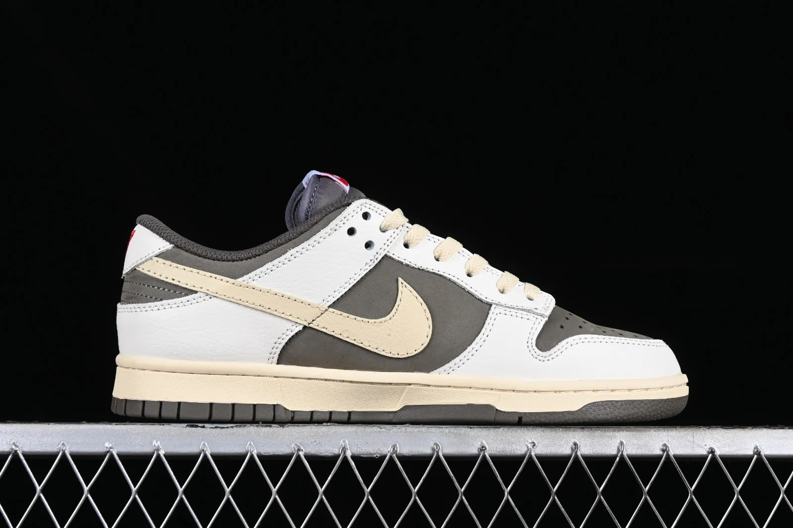 Nike SB Dunk Low Dark Brown Off White Red 630358-162