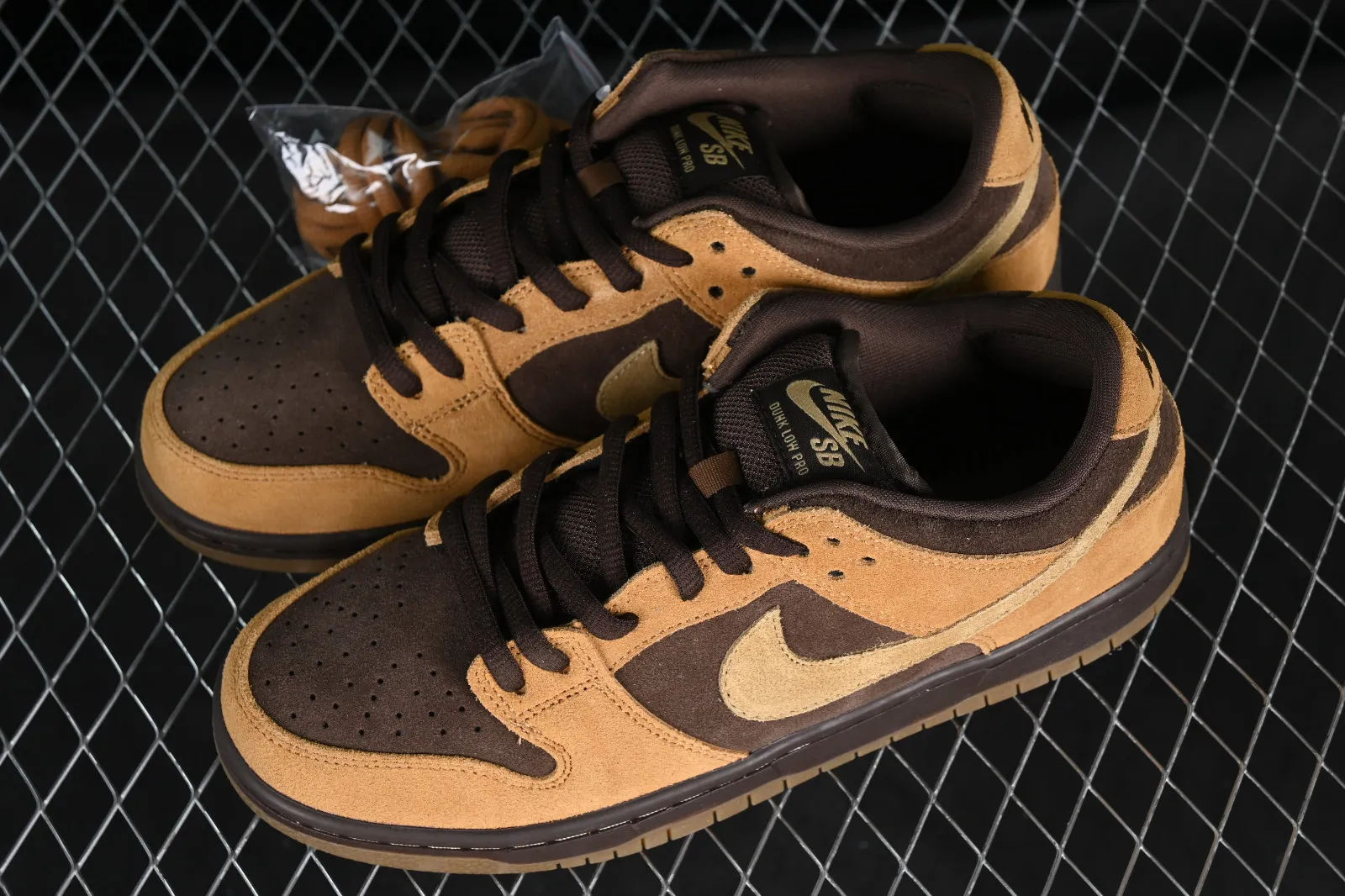 Nike SB Dunk Low Pro Baroque Brown Pack Hay Maple 304292-221