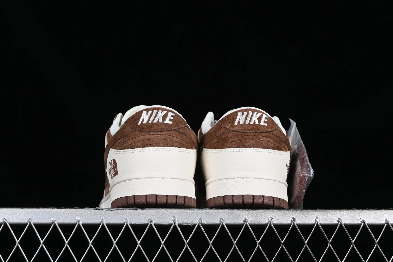 Nike SB Dunk Low The North Face Brown Off White XD6188-022