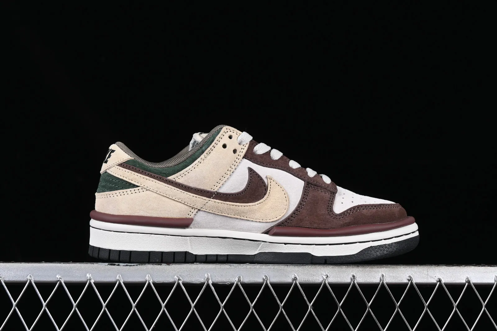 Otomo Katsuhiro x Nike SB Dunk Low Green Brown DZ2794-866