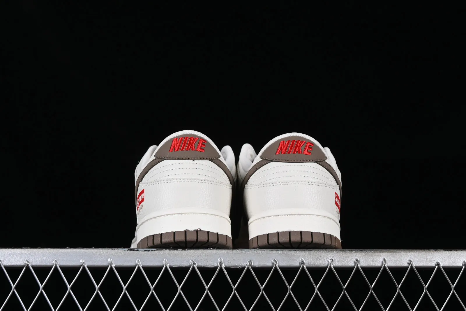 Supreme x Nike SB Dunk Low Off White Brown Red XD1688-001