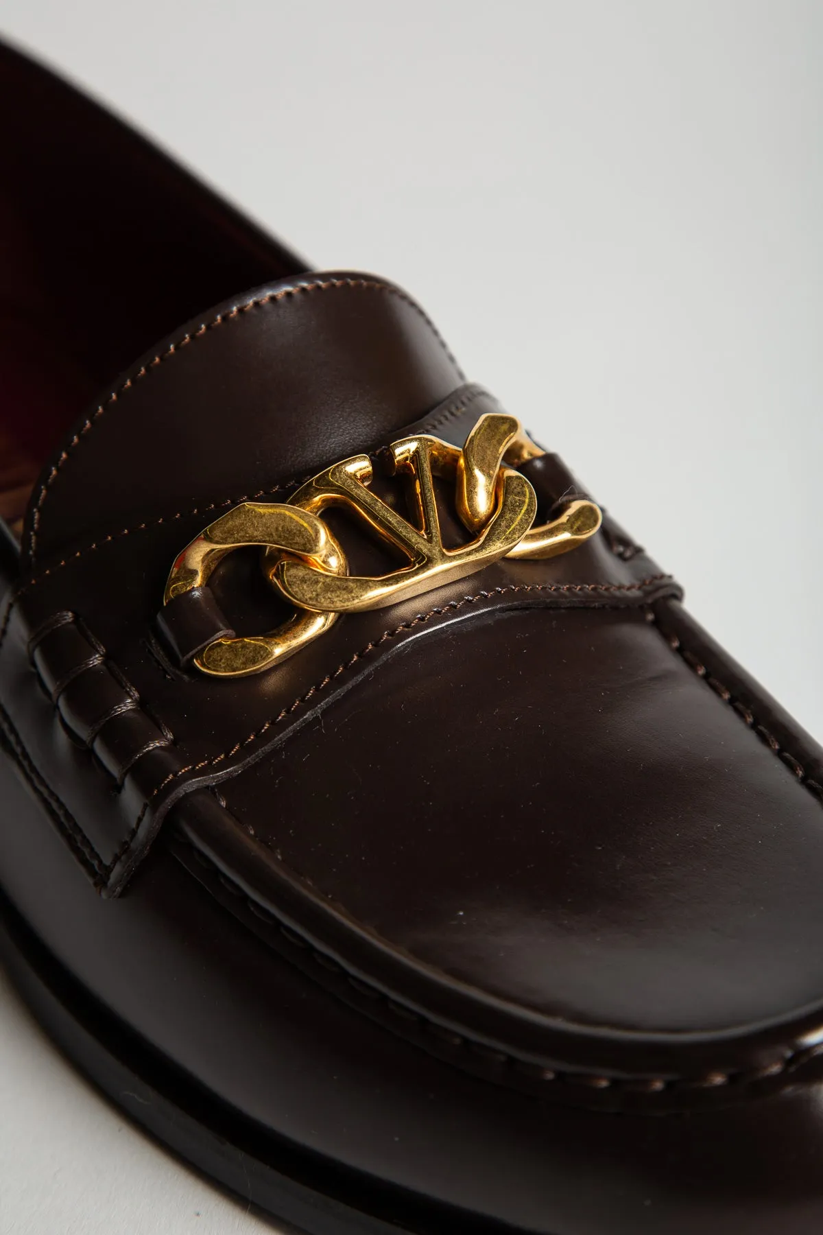 VALENTINO GARAVANI | V-LOGO CHAIN LOAFERS